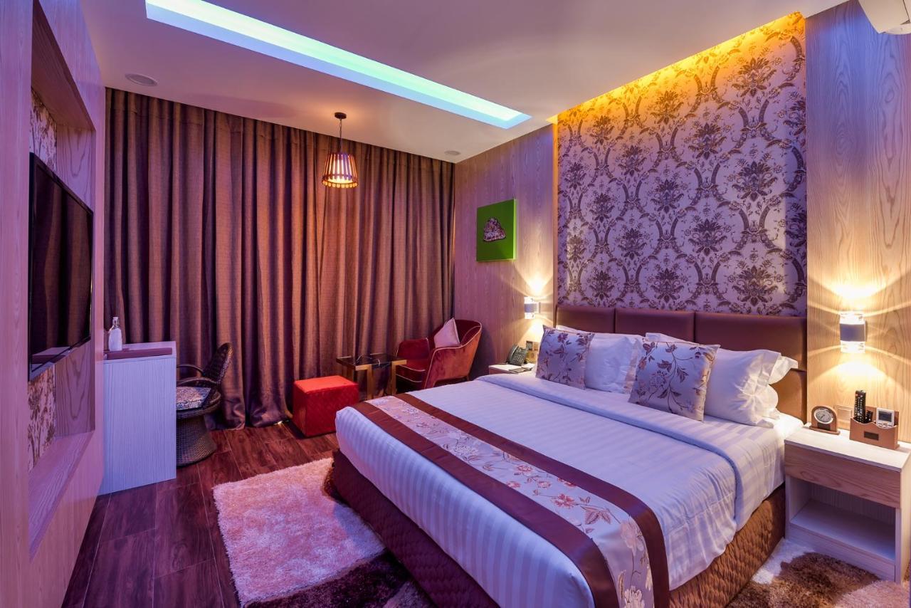 Deluxe Double Room Balcony Sea View Return Airport Transfer on Food & Beverage