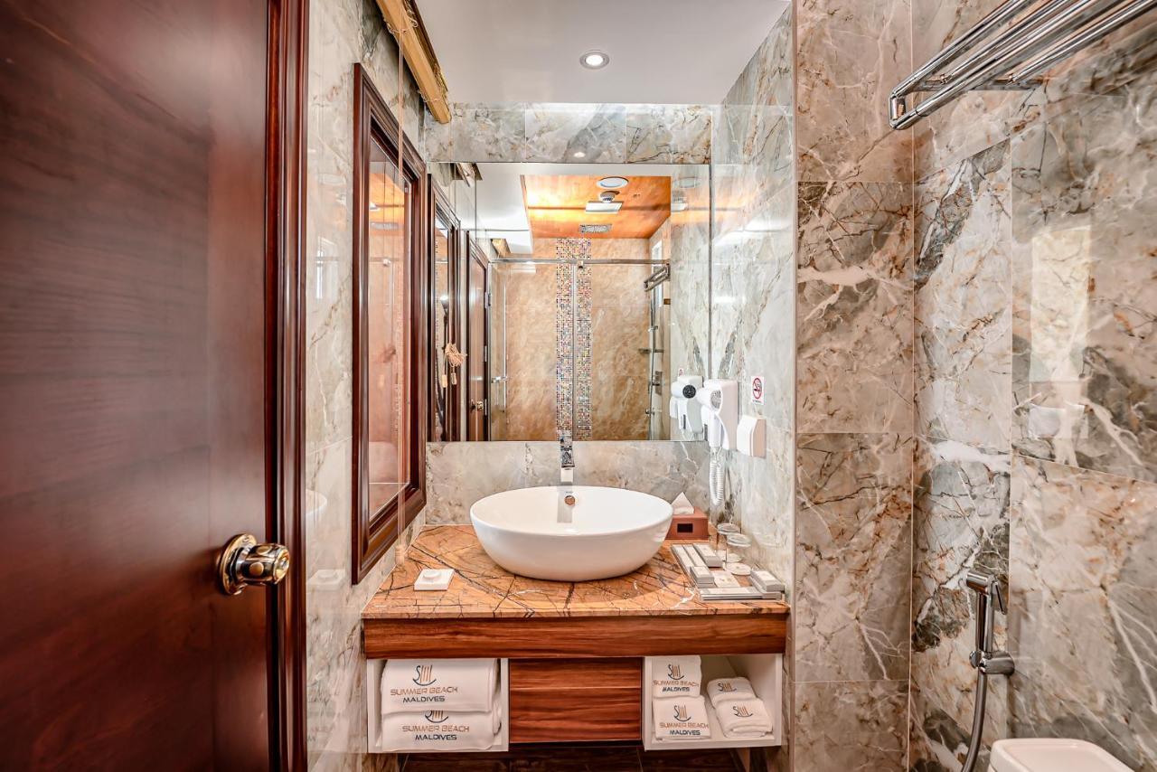 Deluxe Double Room Sea View Return Airport Transfer on Food & Beverage