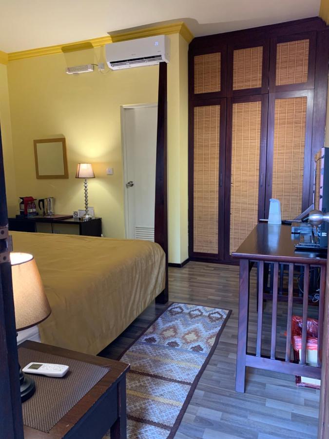 Superior Double Room Return Airport Transfer