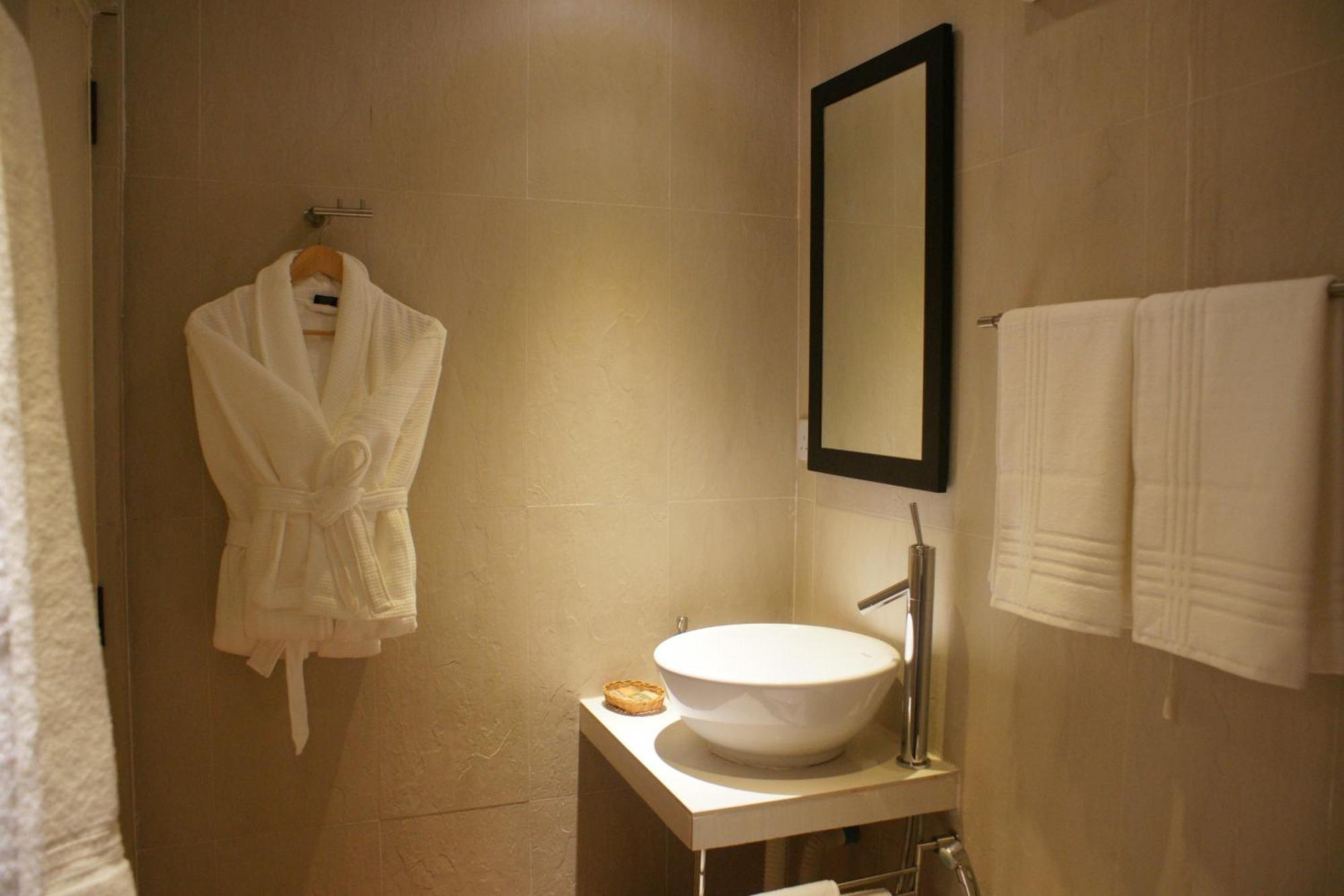 Superior Double Room Return Airport Transfer